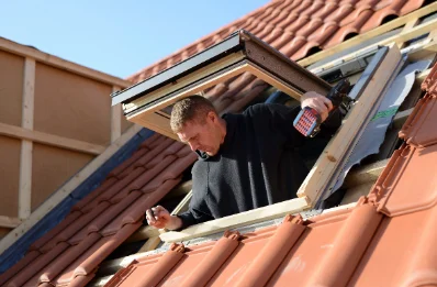 Pose de fenêtres de toit Velux à Montbarrey